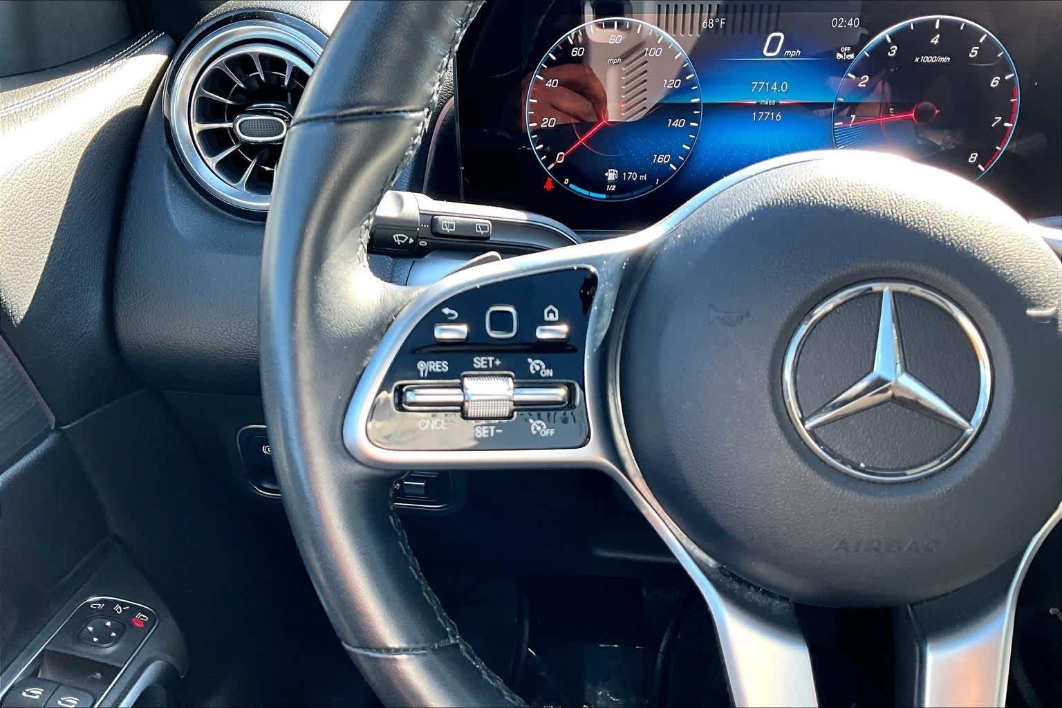 Certified Used 2023 Polar White Mercedes-Benz GLB 250 image 23