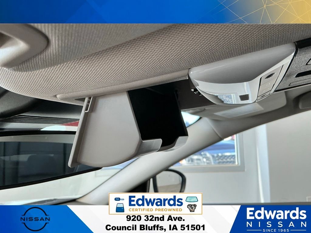Used 2023 White Nissan 2.5 SL image 29