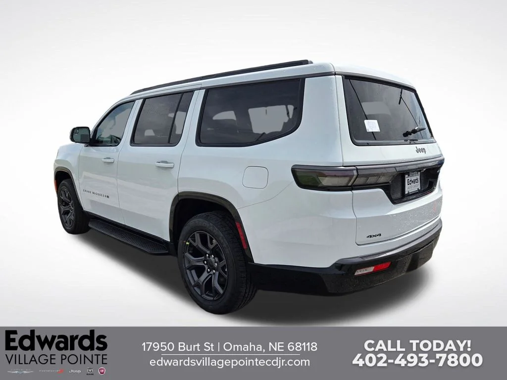 New 2026 Bright White Clear-Coat Exterior Paint Jeep Limited Altitude image 5