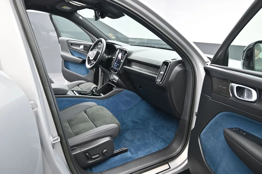 Certified Used 2023 Silver Dawn Volvo Ultimate image 21
