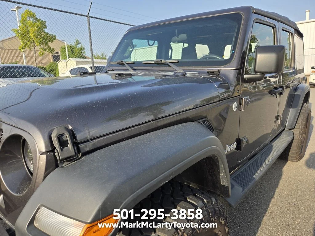 Used 2018 Gray Jeep Unlimited Sport image 9