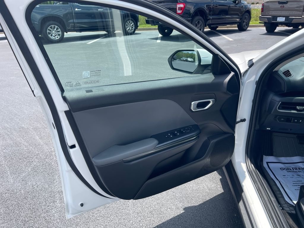 Used 2025 White Kia LX image 12