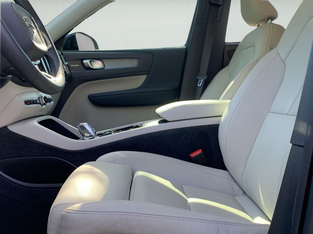 2024 Volvo XC40 Ultimate - Photo 14