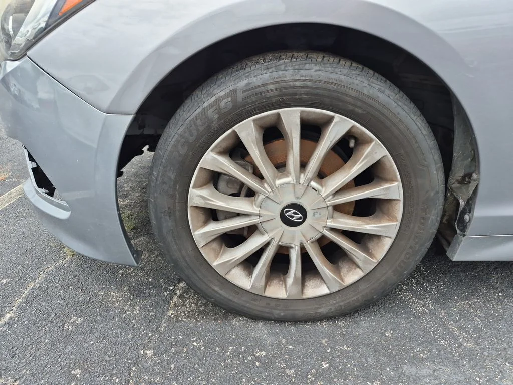 Used 2015 Shale Gray Metallic Hyundai Limited image 7