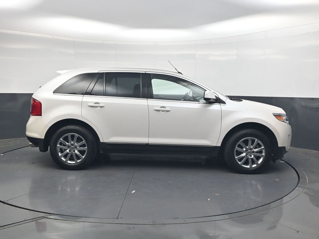 Used 2011 White Ford Limited image 3