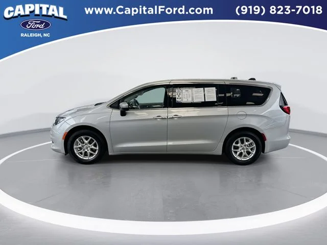 Used 2023 Silver Chrysler LX image 5