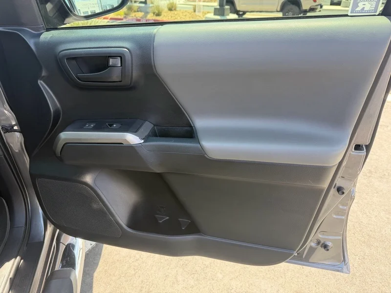 Used 2018 Magnetic Gray Met Toyota SR5 image 20