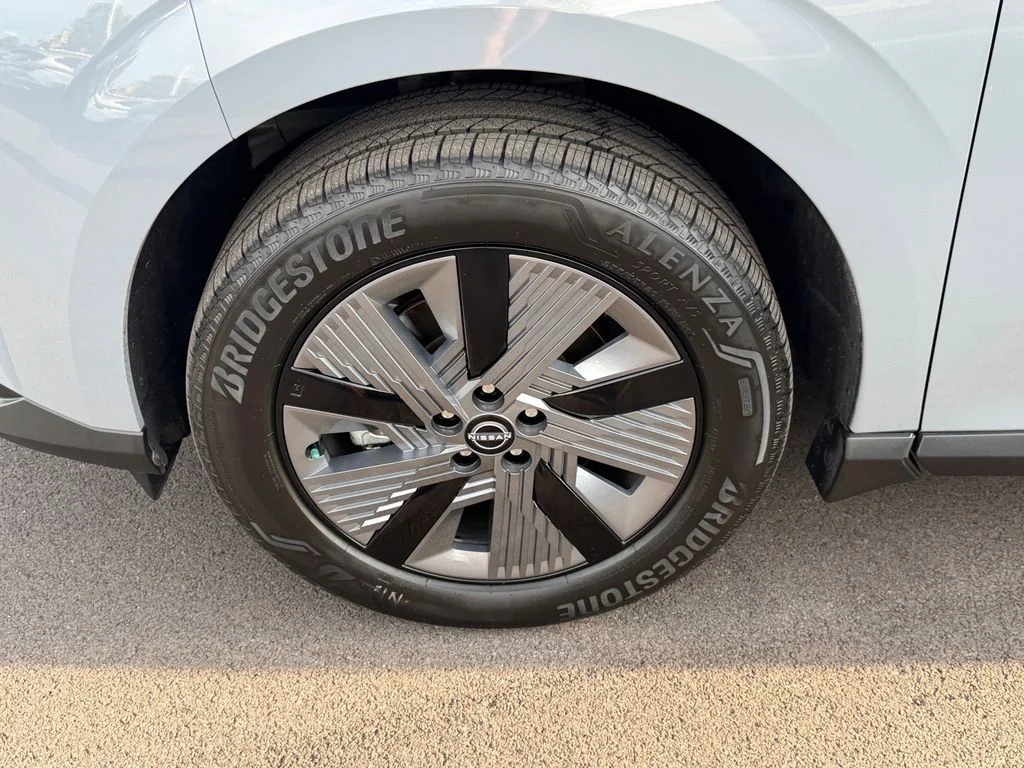 Used 2025 Gray Nissan SL image 19