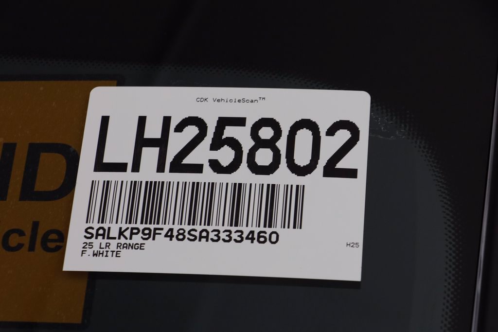 New 2025 Fuji White LAND ROVER SE PHEV image 26