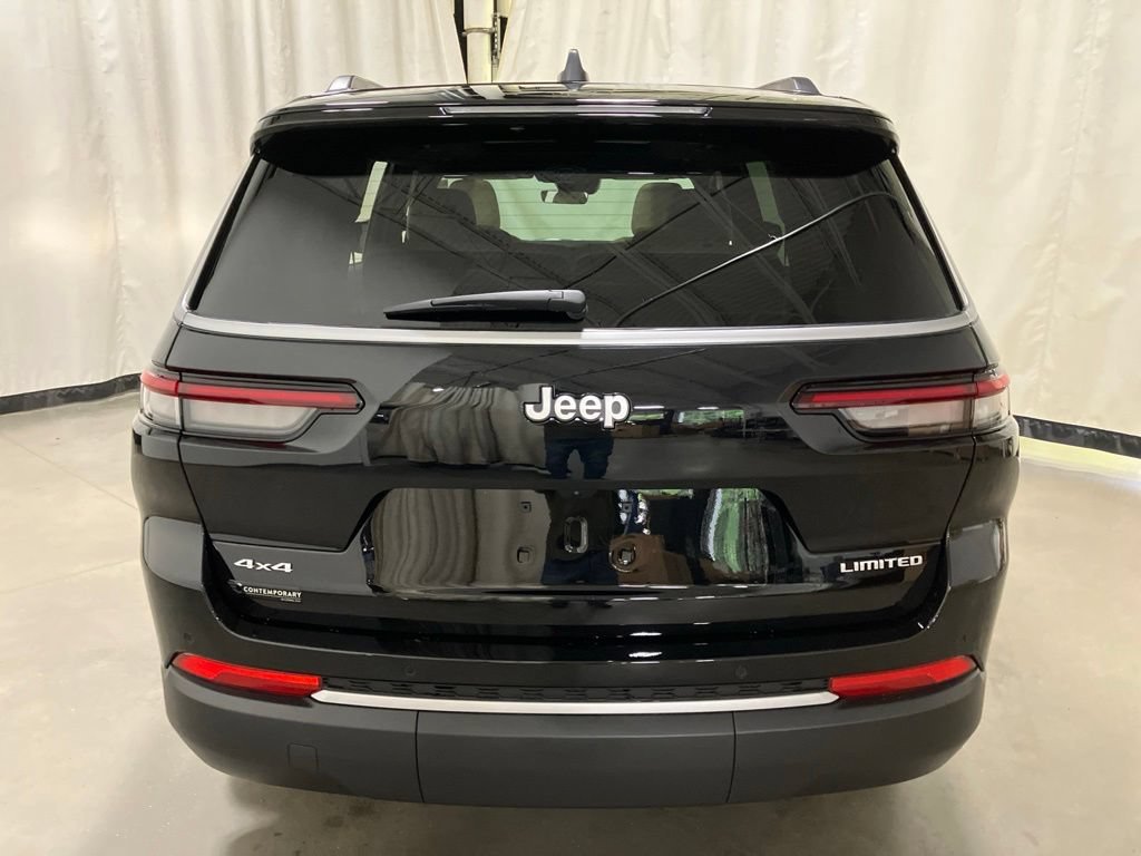 New 2026 Diamond Black Crystal Pearl-Coat Exterior Paint Jeep Limited image 27