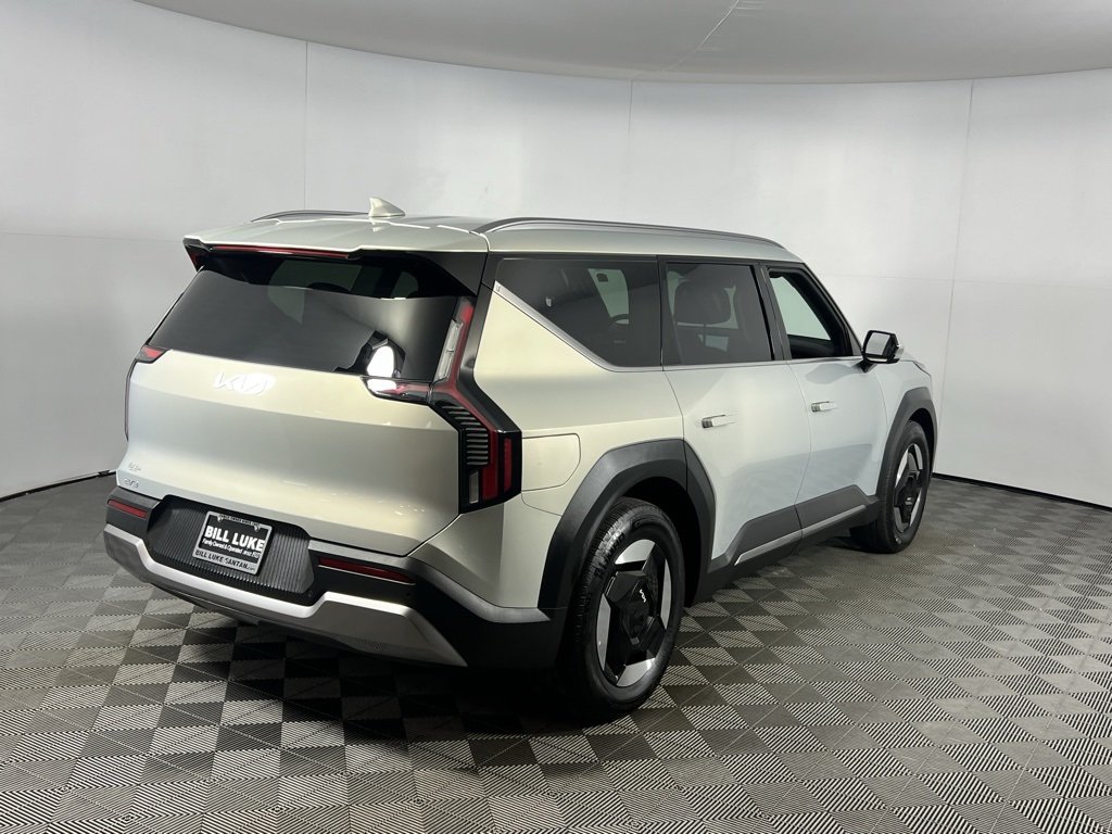 2024 Kia EV9 Wind photo 2