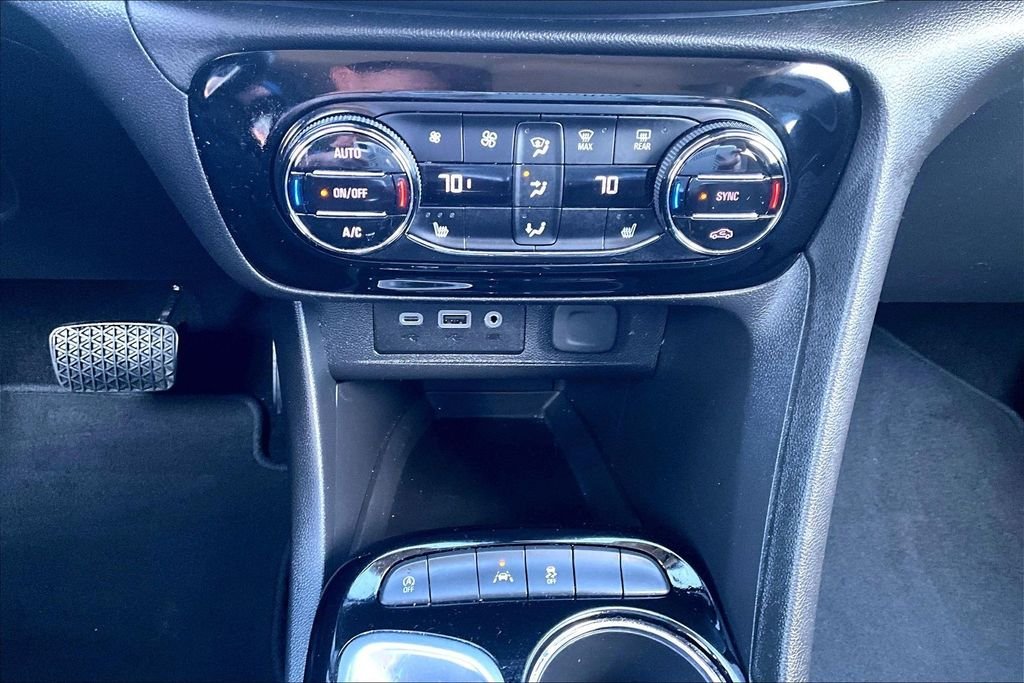 Used 2020 Black Buick Select image 33