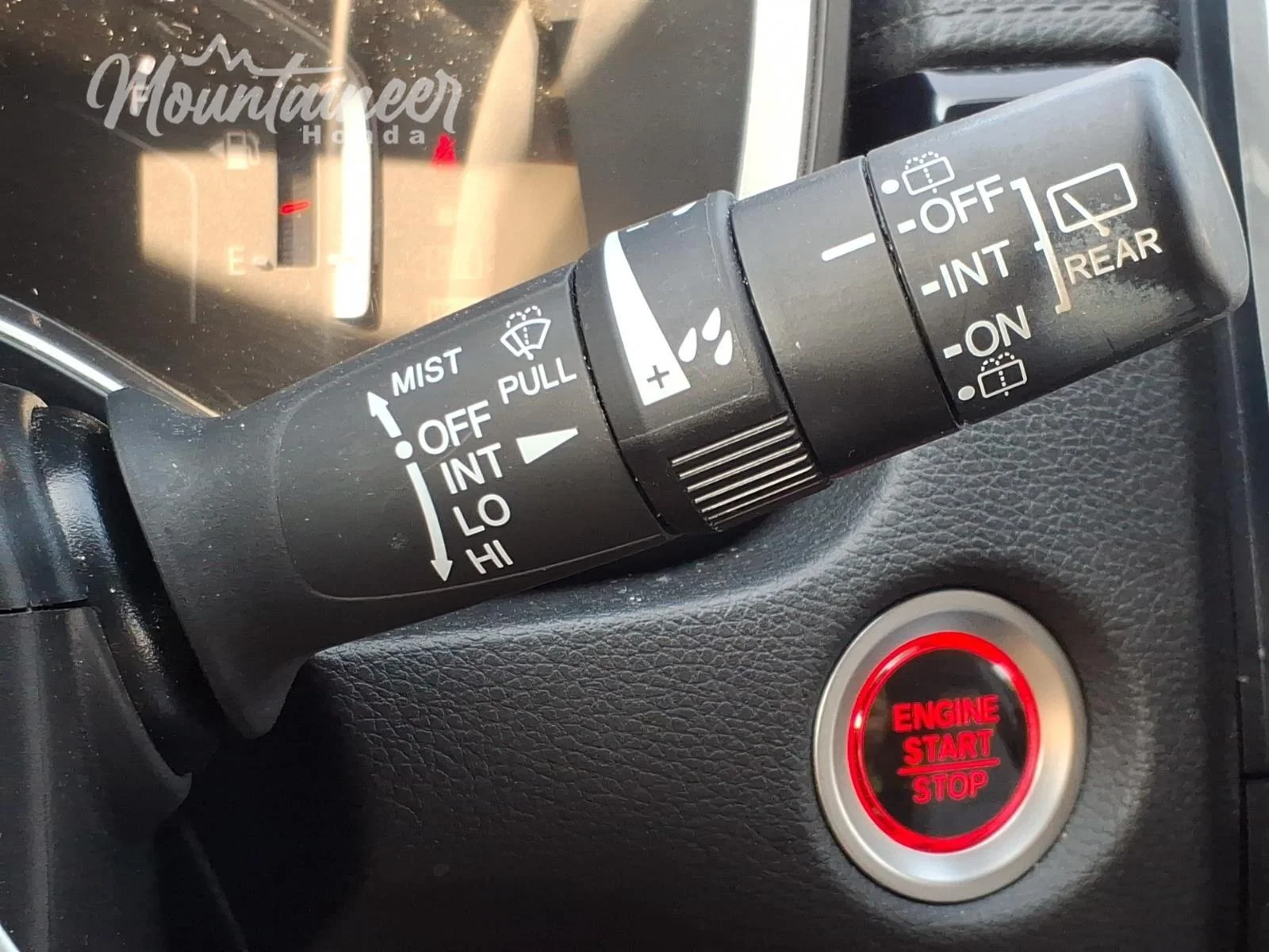 Used 2018 Obsidian Blue Pearl Honda EX-L image 32