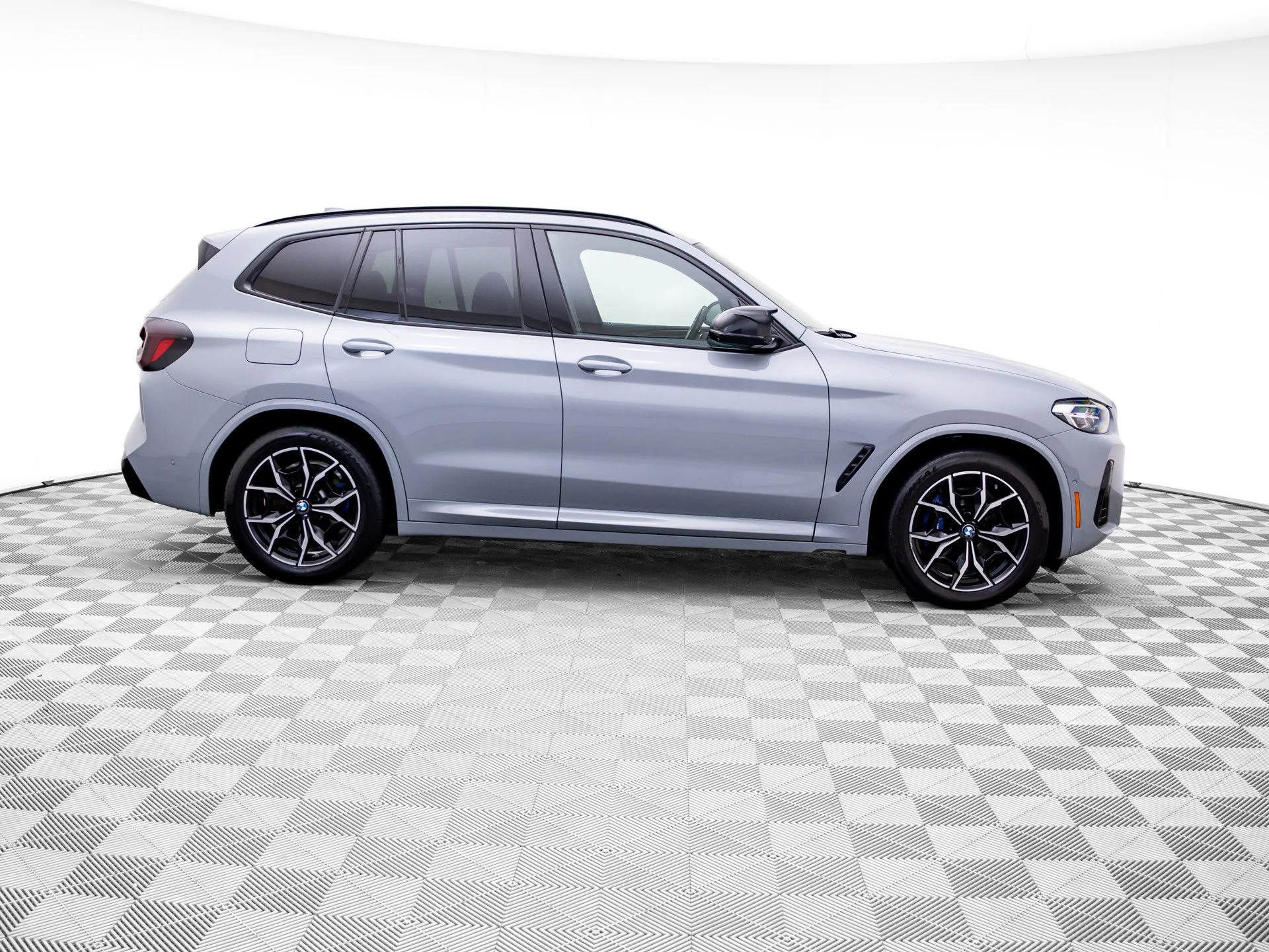 Used 2024 Gray BMW M40i image 8