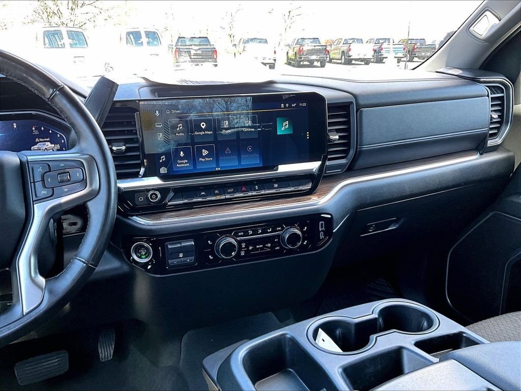 Used 2025 Black Chevrolet LT image 16
