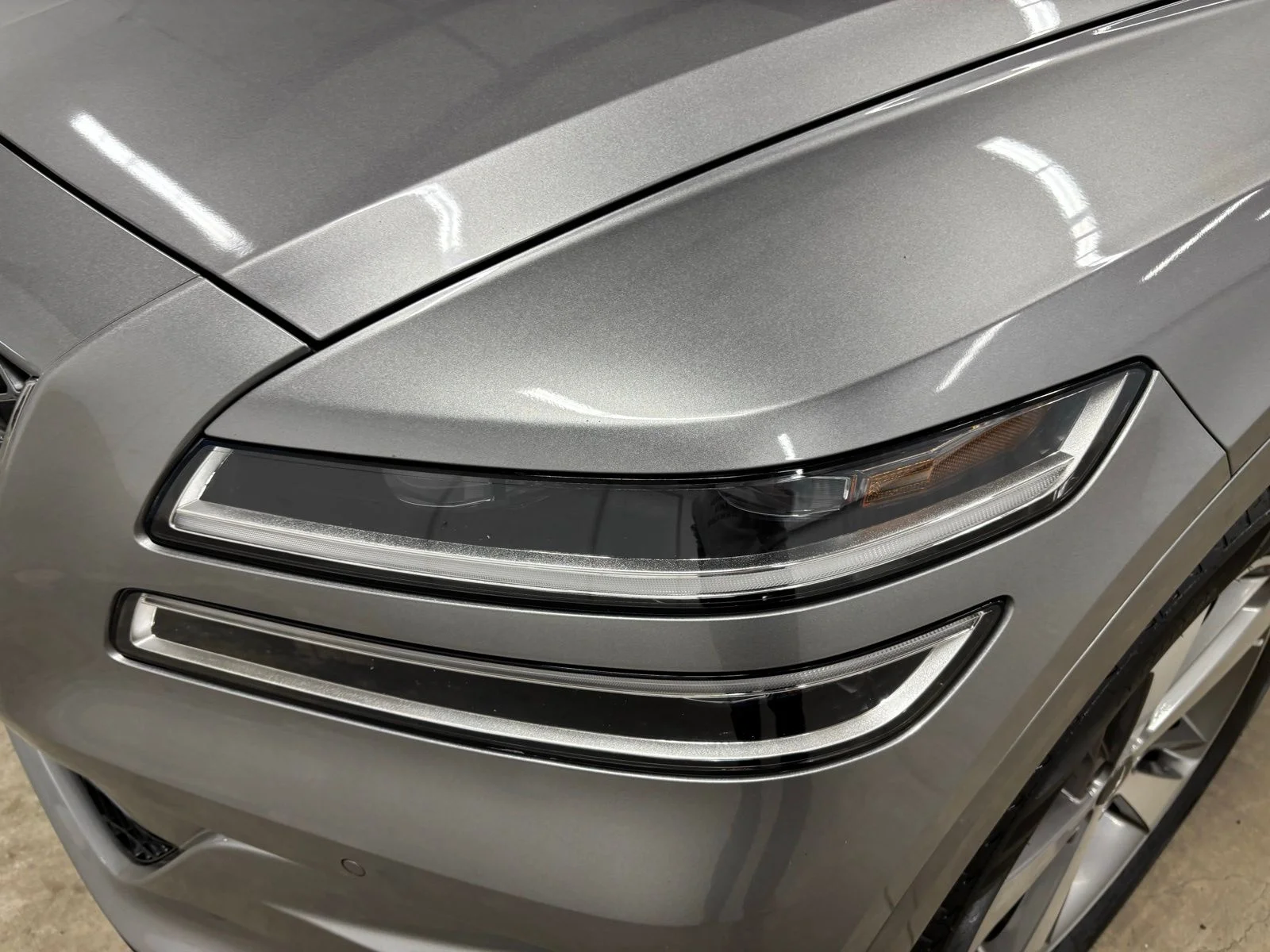 Used 2023 Silver Genesis 2.5T image 9