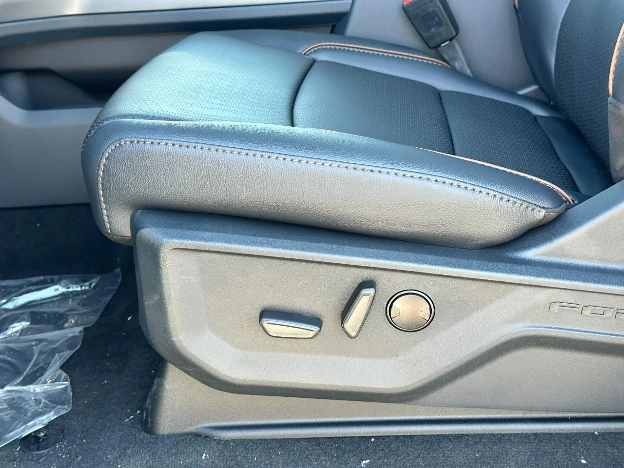 New 2026 Avalanche Ford F-250® Lariat® image 13