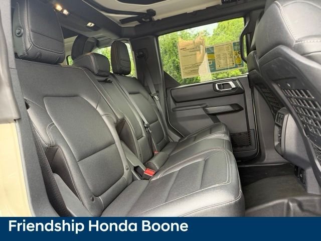 Used 2025 Beige Ford Badlands image 43
