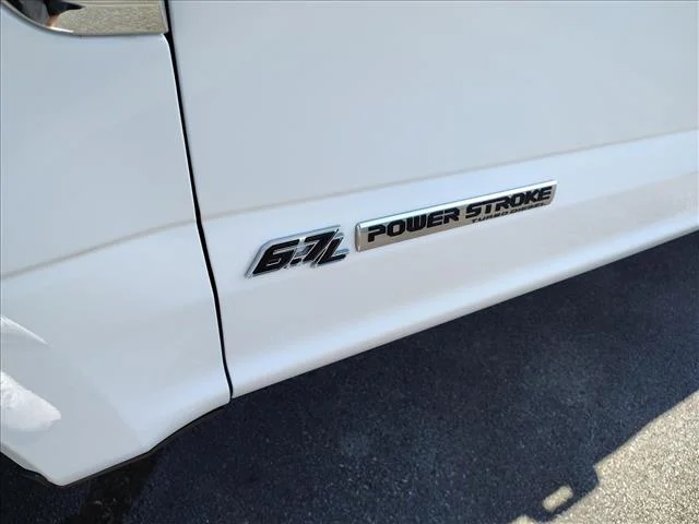 Used 2022 White Ford CREW XLT image 9
