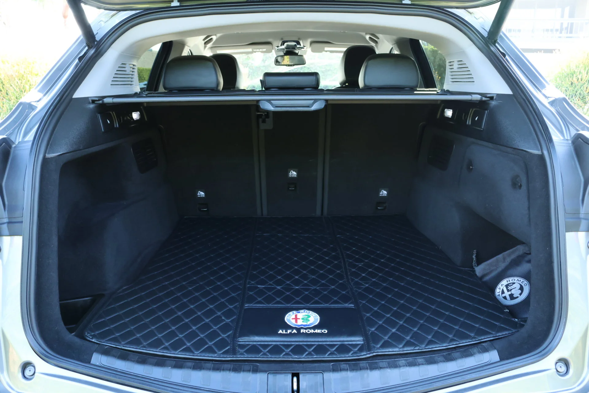 Used 2020 Gray Alfa Romeo Base image 21