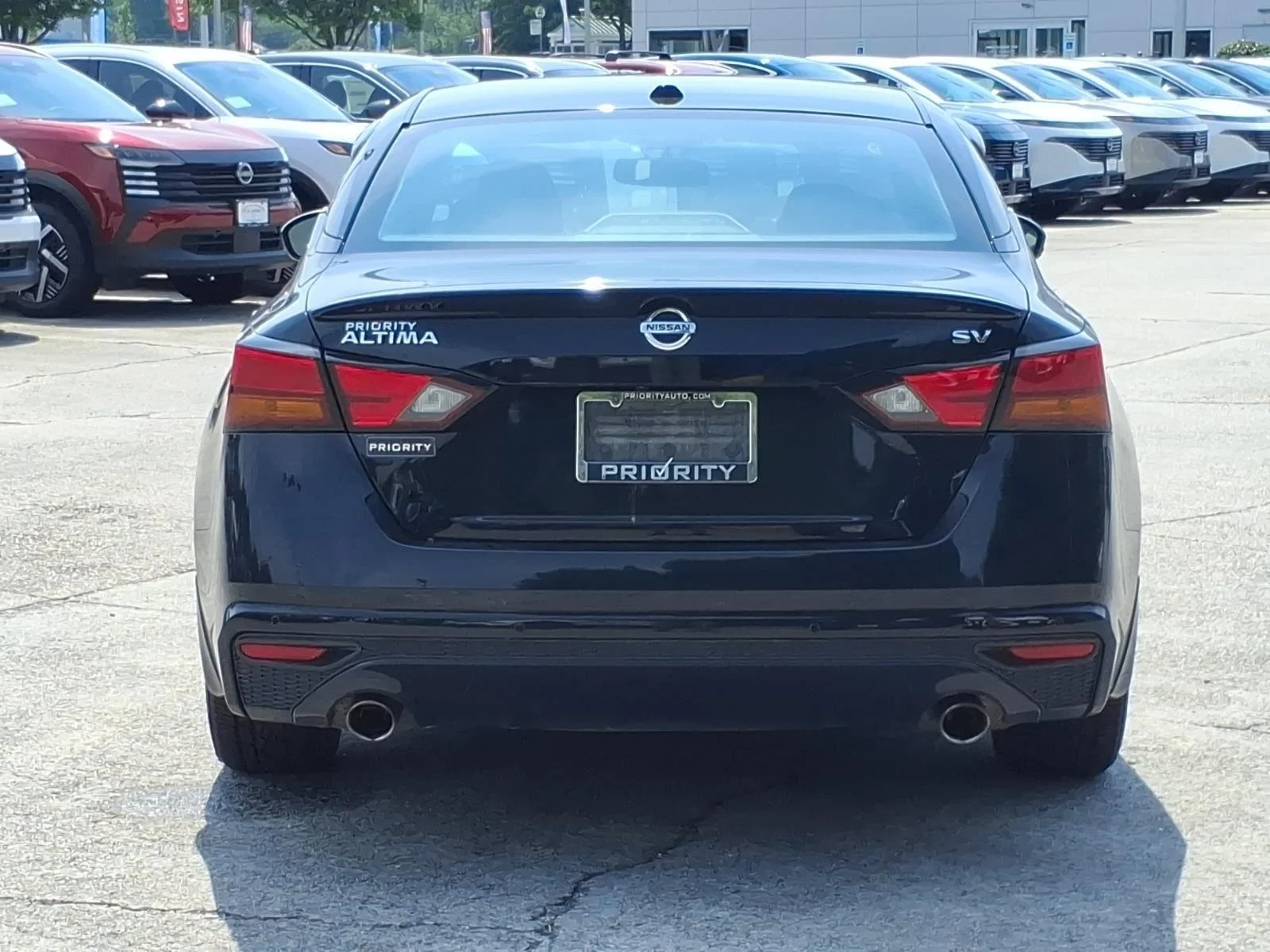 Used 2019 Super Black Nissan 2.5 SV image 8
