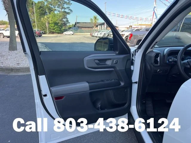 New 2026 Oxford White Ford Badlands® image 4