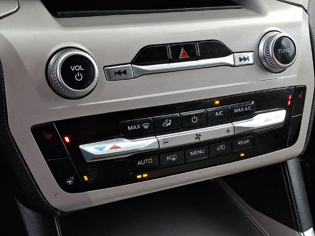 Used 2023 Blue Ford XLT image 16