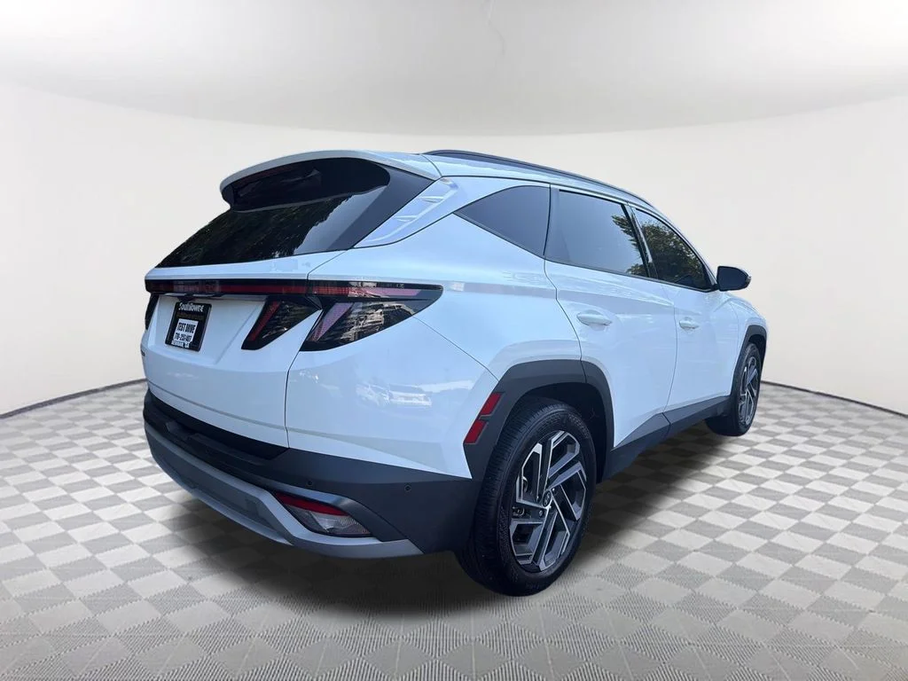 Used 2025 White Hyundai Limited image 5
