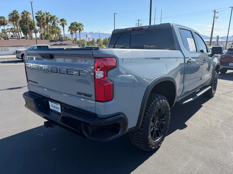 Used 2024 Slate Gray Metallic Chevrolet ZR2 image 3