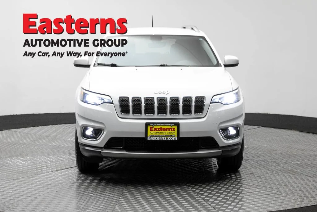 Used 2019 White Jeep Limited image 2