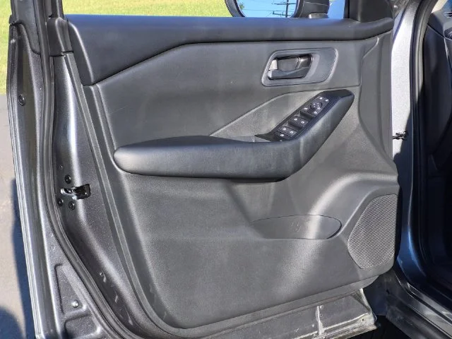 Used 2024 Gray Nissan S image 19