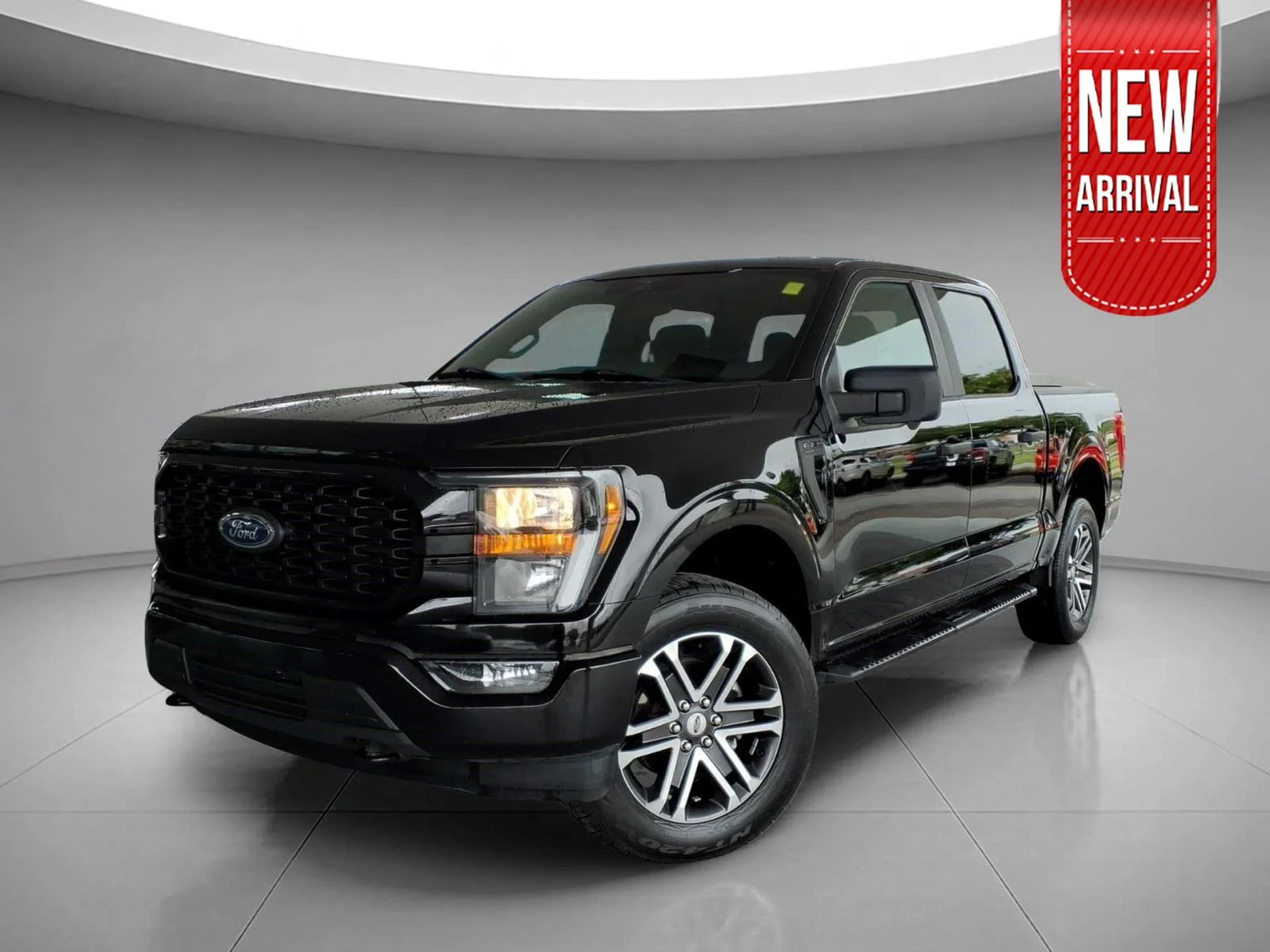 Used 2023 Agate Black Metallic Ford XL image 1