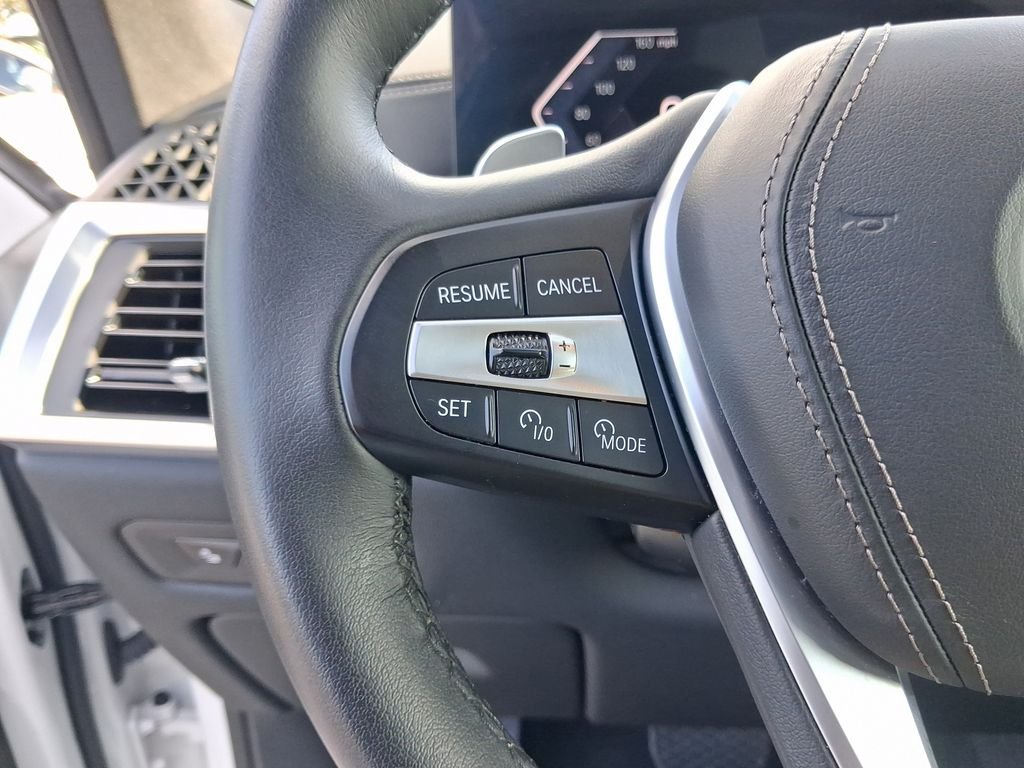 Used 2026 White BMW sDrive40i image 25