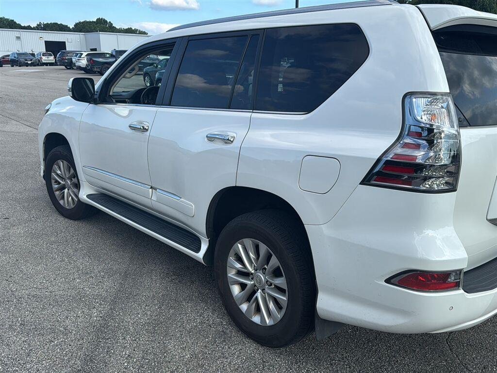Used 2017 Starfire Pearl Lexus GX 460 image 4