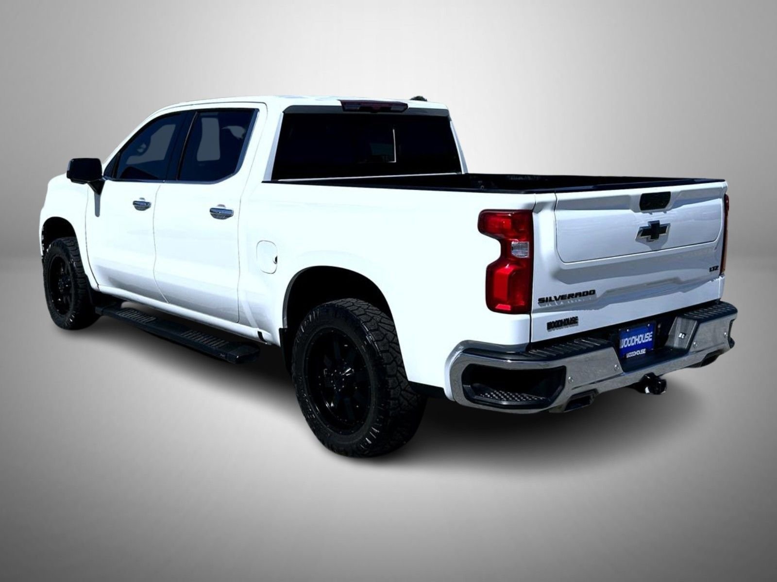 Used 2021 White Chevrolet LTZ image 7