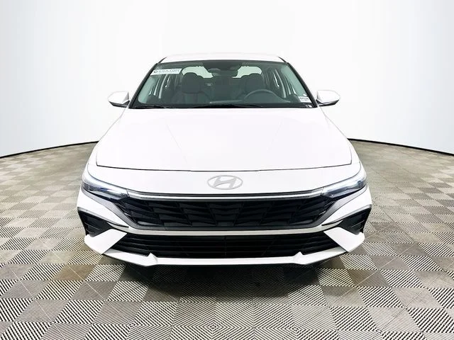 New 2026 White Hyundai SE image 8