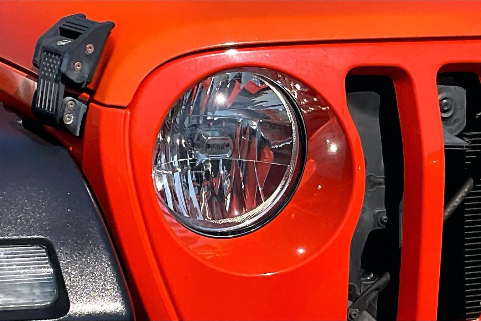Used 2018 Punk'n Clearcoat Metallic Jeep Sport S image 24
