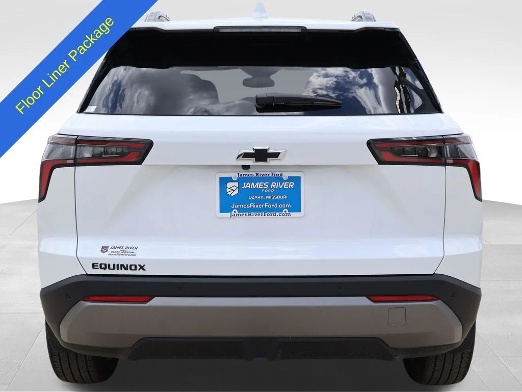 Used 2026 Summit White Chevrolet LT image 4