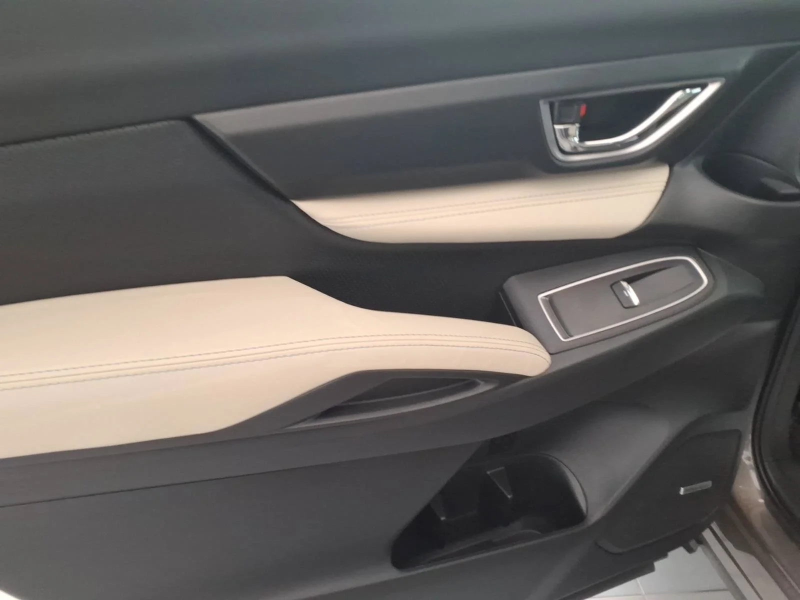 Used 2022 Brilliant Bronze Metallic Subaru Limited image 16