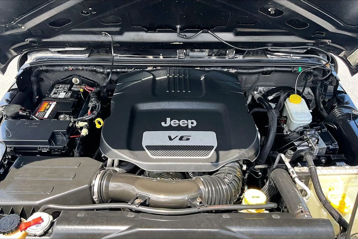 Used 2012  Jeep Sport image 31