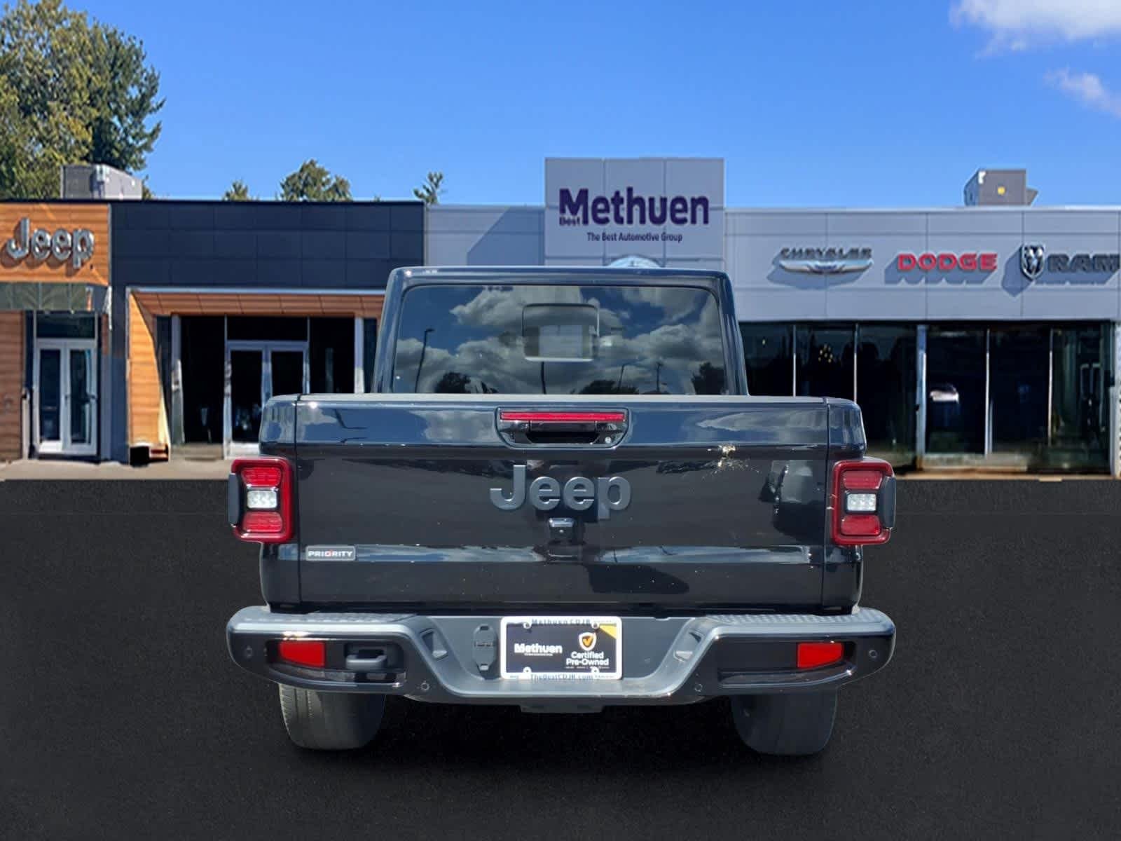 Used 2023 Black Clearcoat Jeep High Altitude image 5