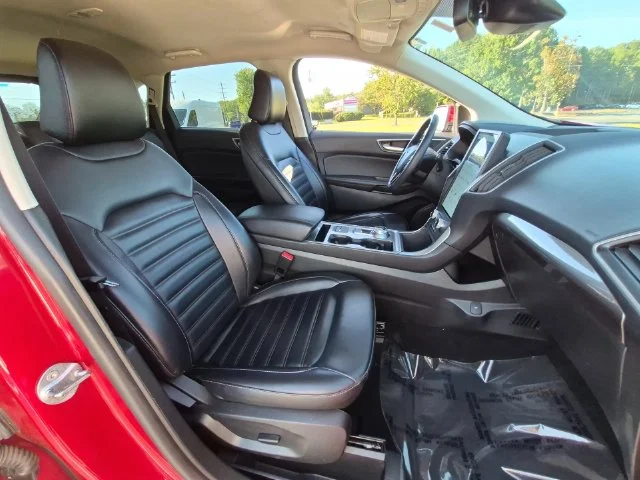 Used 2024 Red Ford SEL image 34