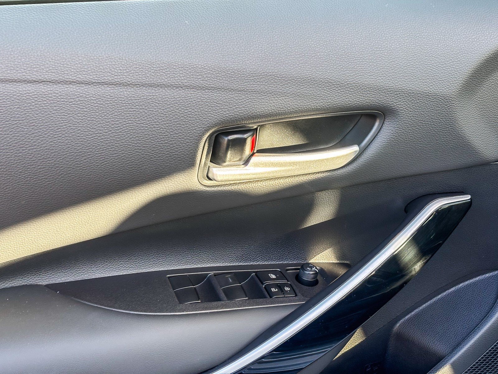 New 2027 Wind Chill Pearl with Inked roof <sup>1</sup> Toyota  XSE image 21