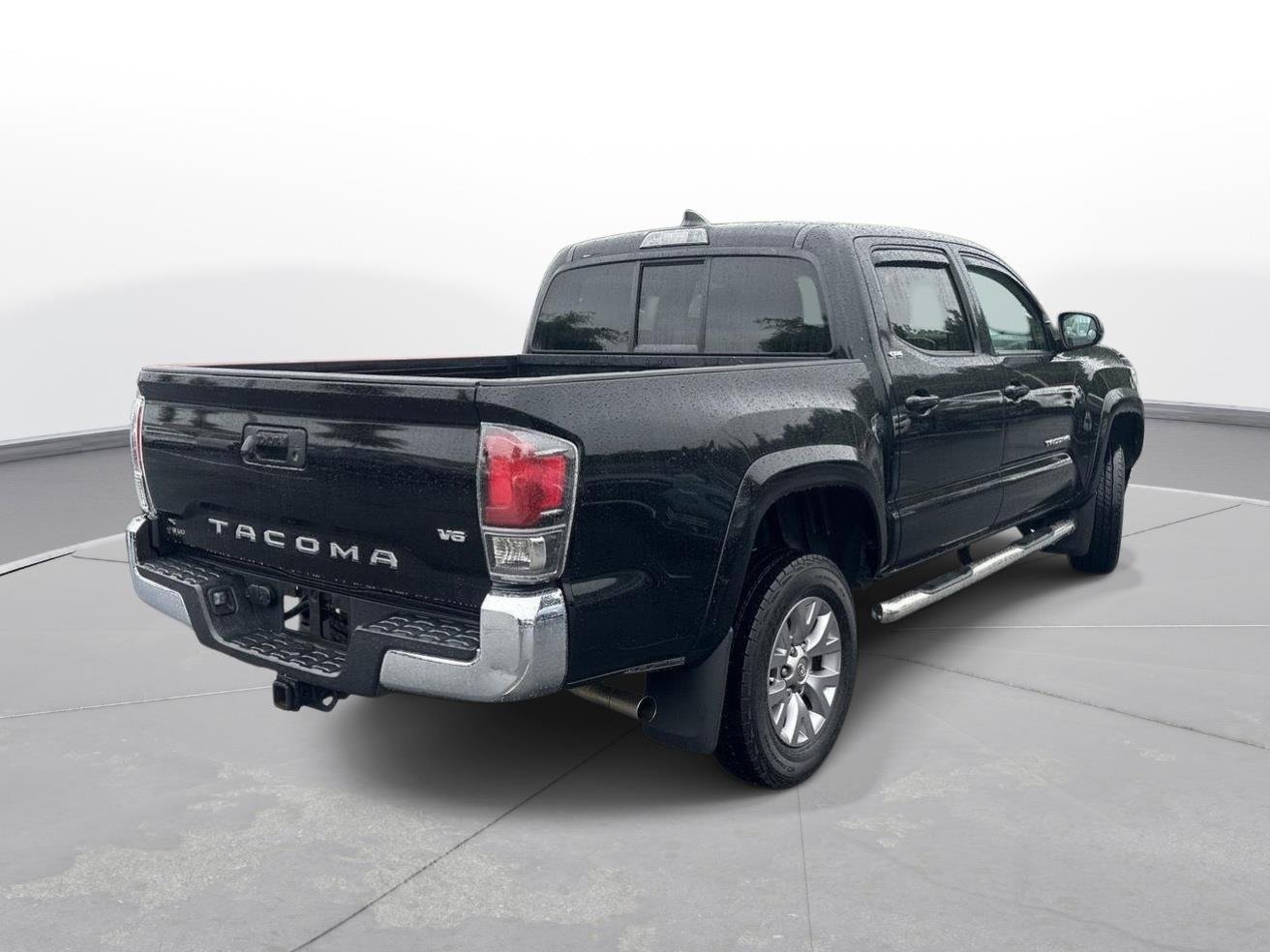 Used 2017 Black Toyota SR5 image 6