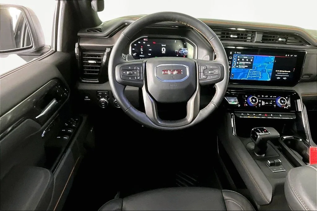 Used 2026 White GMC AT4 image 9