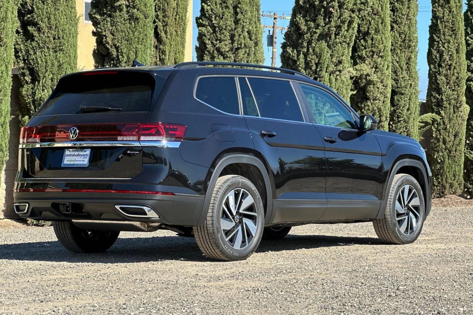 New 2026 Deep Black Pearl Volkswagen 2.0T SE w/Technology image 4