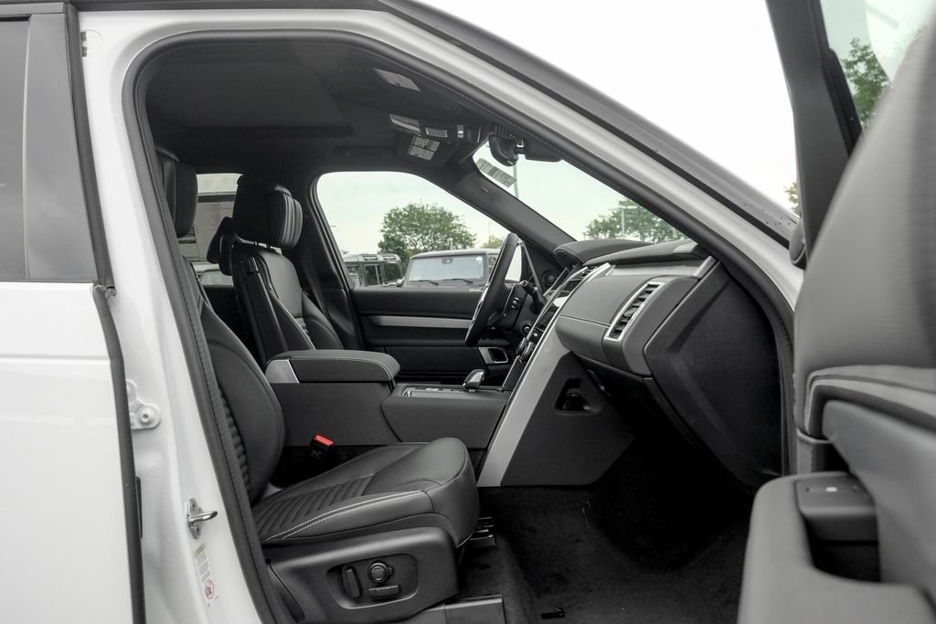 2026 Land Rover Discovery Gemini Edition - Photo 21