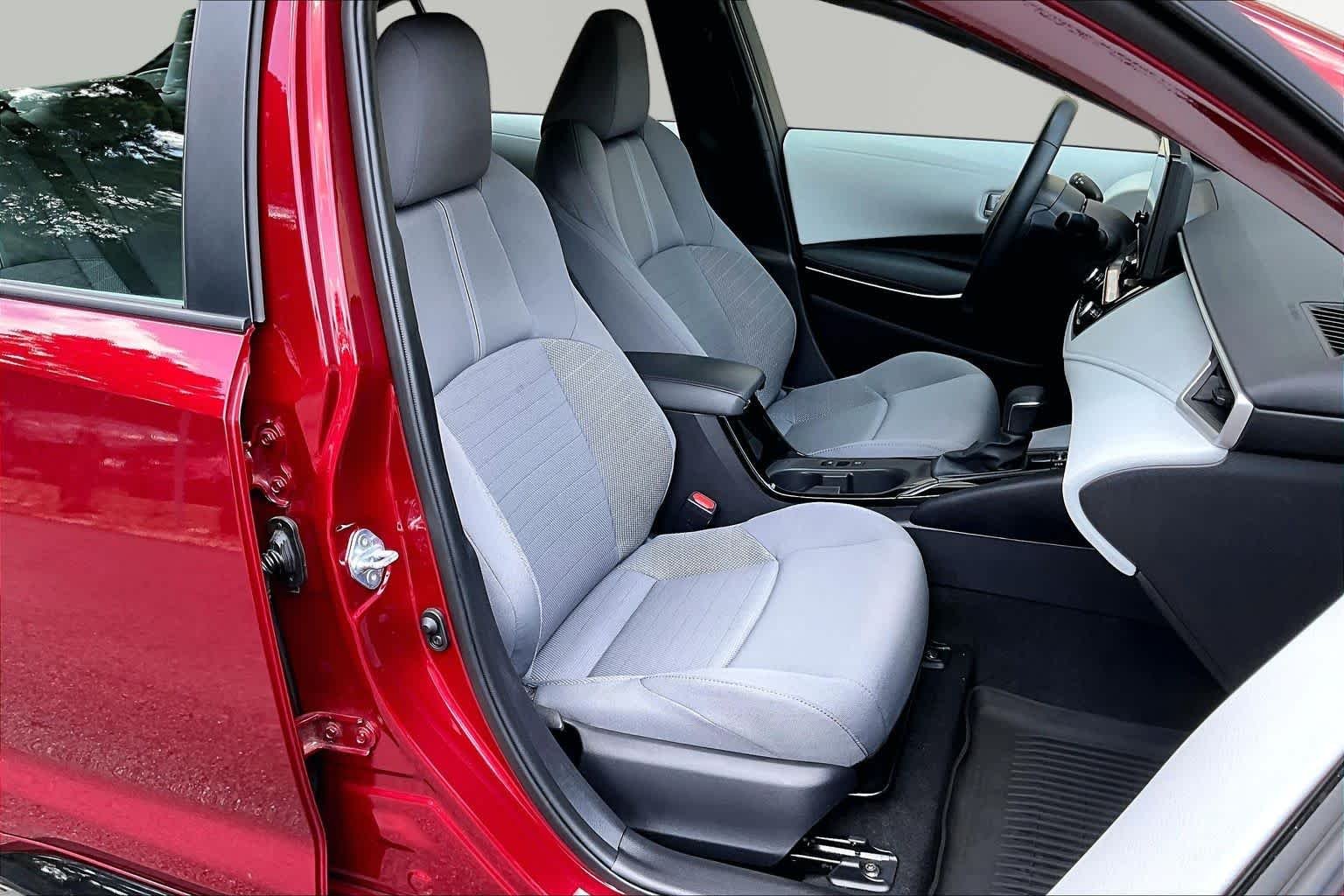 Used 2025 Ruby Flare Pearl Toyota SE image 9