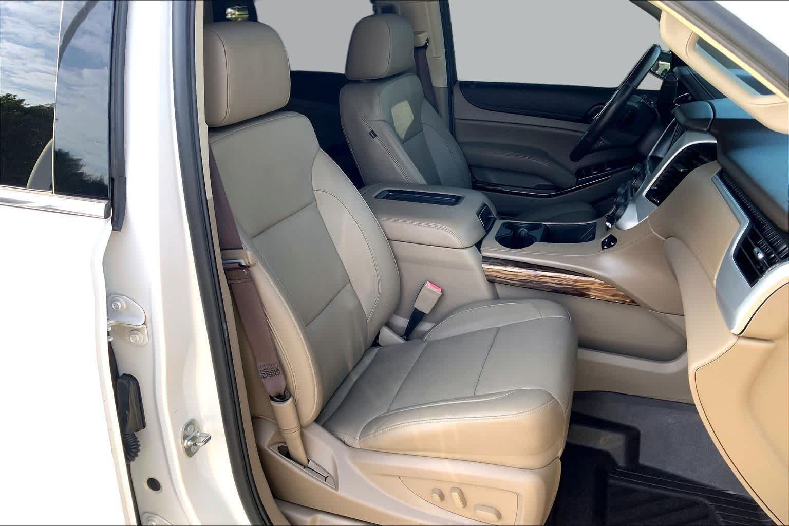 Used 2018 White Frost Tricoat GMC SLT image 9