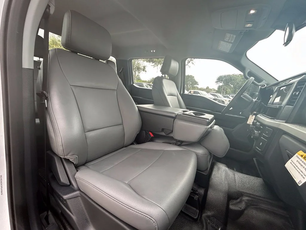 Certified Used 2025 Oxford White Ford XL image 28